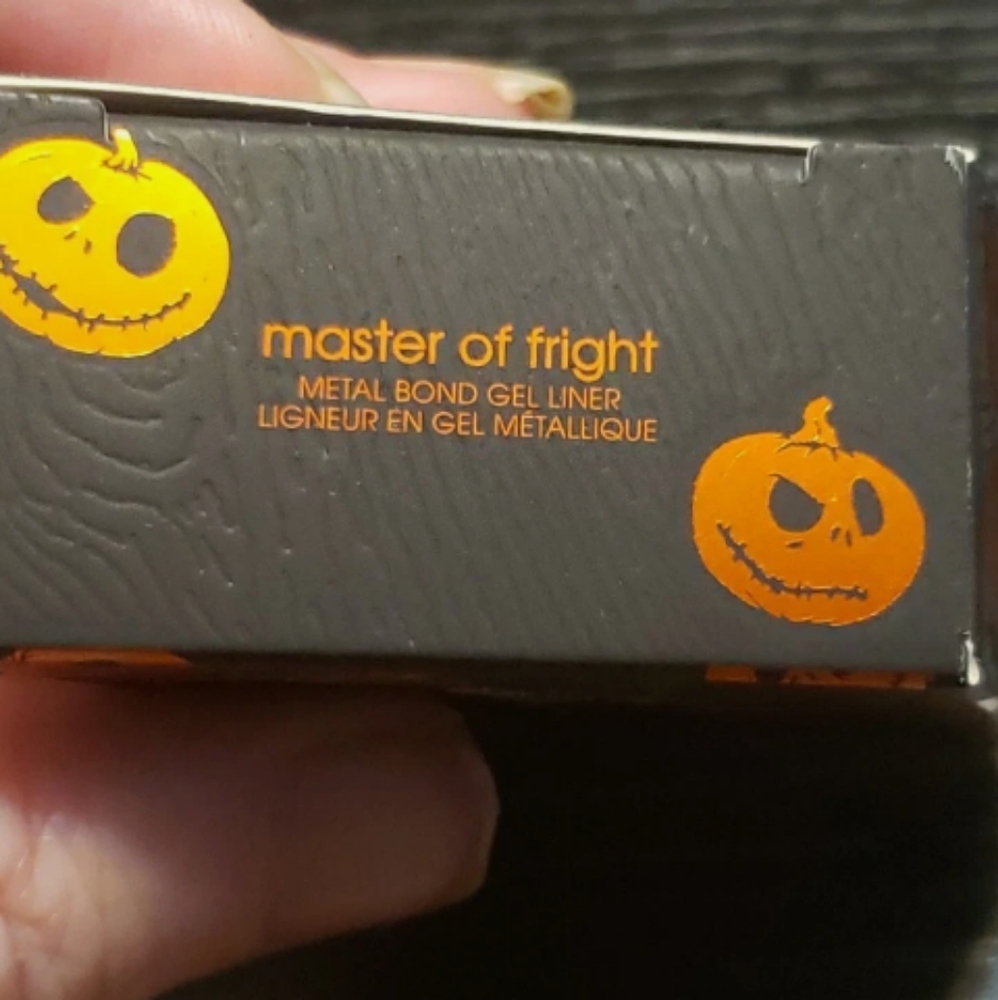 Melt Metal Bond Gel Liner -shade Master Of Fright Limited Edition NBC Collab New - Picture 7 of 7
